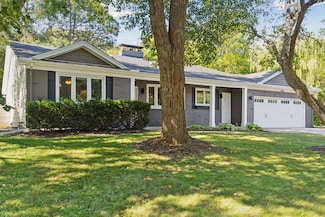 2465 Brunswick Ave N, Golden Valley, MN 55422