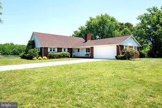 28 Mill St, Elmer, NJ 08318