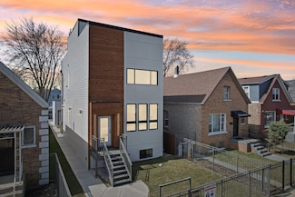 940 N Karlov Ave, Chicago, IL 60651
