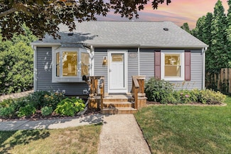 2210 Tennessee St, Midland, MI 48642