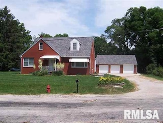 521 10th Ave, Silvis, IL 61282