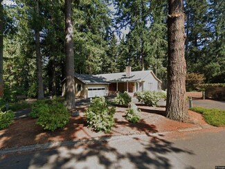 20927 S Nonie Ct, Oregon City, OR 97045