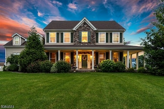 13 Highlands Way, Phillipsburg, NJ 08865