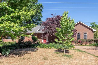 3717 Old Shelby Rd, Hickory, NC 28602