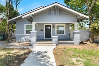 705 N Poplar Ave, Fresno, CA 93728