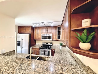 182 Charter Way, West Palm Beach, FL 33407