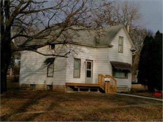 823 Glenwood St, Waterloo, IA 50703