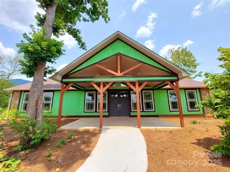 401 Constant Ln, Columbus, NC 28722