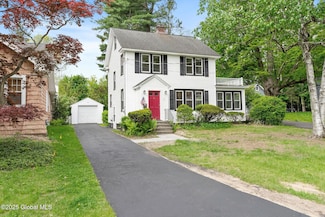3 Pineview Ave, Delmar, NY 12054