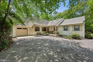 209 Falls Ct, Medford, NJ 08055