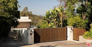 1920 Rial Ln, Los Angeles, CA 90077