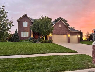 2035 Southern Light Dr, Lincoln, NE 68512