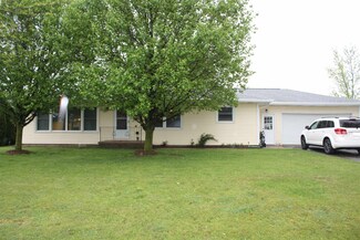 113 N Park Ln, Royal Center, IN 46978
