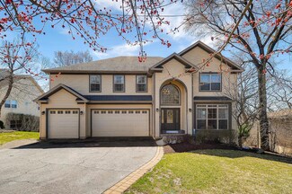 903 Pleasant St, Fox River Grove, IL 60021