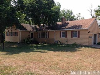 302 302 S Swift Ave, Litchfield, MN 55355
