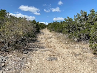 298 Pole Cave Creek Rd, Leakey, TX 78873