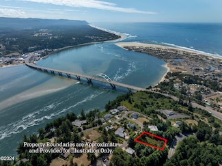 940 NW Highland Cir, Waldport, OR 97394