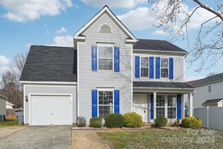 8827 Treyburn Dr, Charlotte, NC 28216