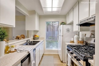 2813 S Fairview St Unit G, Santa Ana, CA 92704