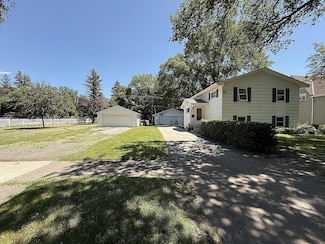 116 N 8th St, Montevideo, MN 56265