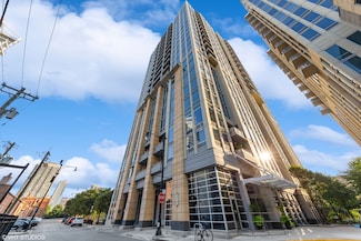 700 N Larrabee St Unit 1308, Chicago, IL 60654