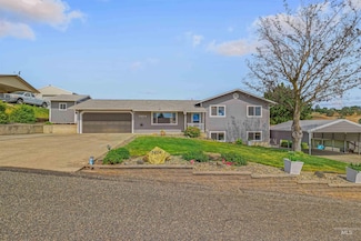 3404 Chukar Ln, Clarkston, WA 99403