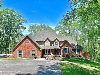 4101 Stoneledge Dr, Godfrey, IL 62035