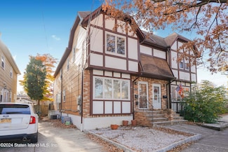 24 Jacques Ave, Staten Island, NY 10306