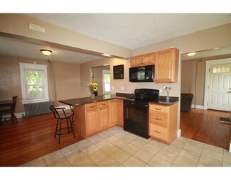 25 Bernard St, Chicopee, MA 01013