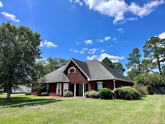 125 Lakeside Dr, Dothan, AL 36301