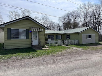 12172 Mantor St, Conneaut Lake, PA 16316