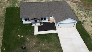 202 Colonial Ln, La Vernia, TX 78121