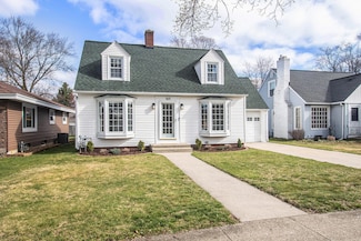 165 E 27th St, Holland, MI 49423
