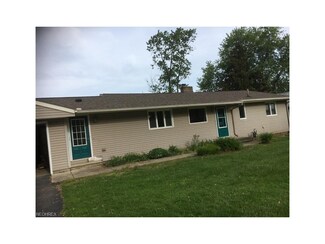 37 S Elm St, Jefferson, OH 44047