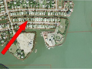 538 Coconut Ave, Goodland, FL 34140