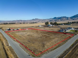 1094 Kennedy Ct, Hollister, CA 95023