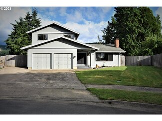 489 71st St, Springfield, OR 97478