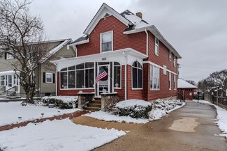 1021 W Highland Ave, Elgin, IL 60123