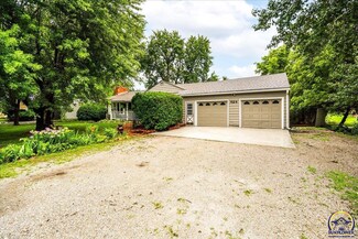 924 E 21st St, Lawrence, KS 66046