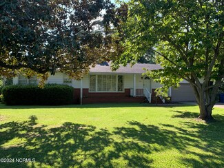 3941 Halifax Rd, Wilmington, NC 28403