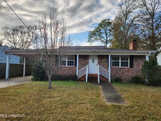 2406 Taft Ave, Pascagoula, MS 39567