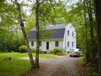4 Cross Rd, Hubbardston, MA 01452