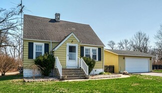 601 Azalea St SE, Demotte, IN 46310