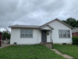 422 E Broadway St, Newton, KS 67114