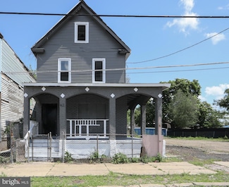 42 Stewart St, Camden, NJ 08105