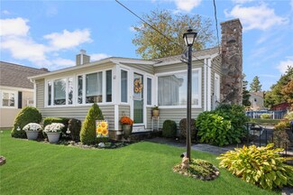 61 Everett Ave, Bristol, RI 02809