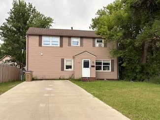 724 Burdick Expy E, Minot, ND 58701