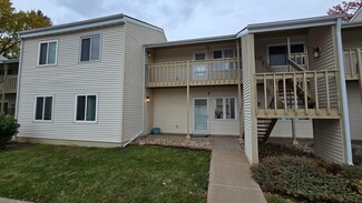 31 Coventry Ln Unit 3, Muscatine, IA 52761
