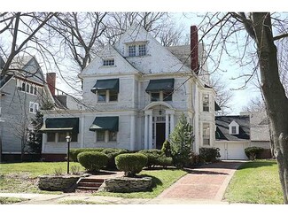 2221 Scottwood Ave, Toledo, OH 43620