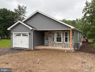 402 8th Ave, Burnham, PA 17009